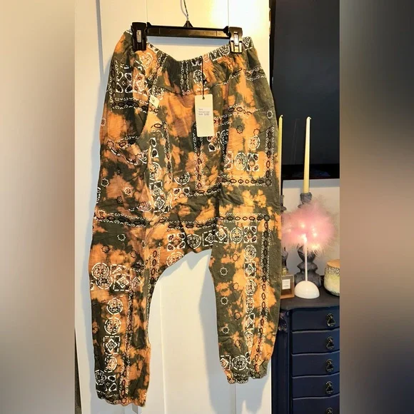 NWT Jaded Gypsy FROM HERE AND BEYOND PANTS BLEACHED OLIVE BANDANA - Picture 1 of 7